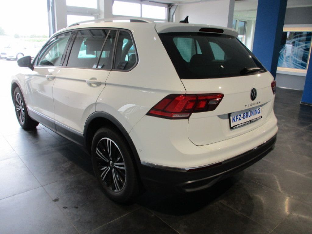 Volkswagen Tiguan 2.0 TDI DSG Active Navi AHK Kamera FAP+ S