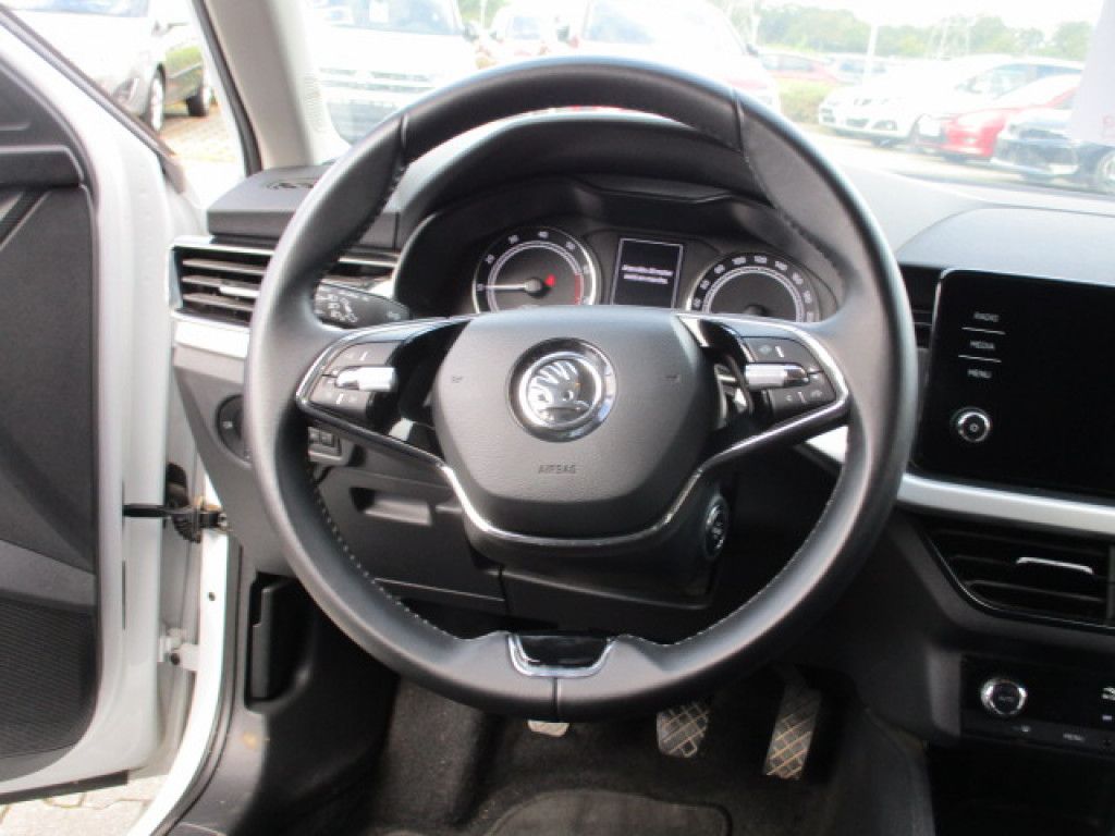 Skoda Kamiq 1.0 TSI Ambition LED Alu 17 CarPlay PDC