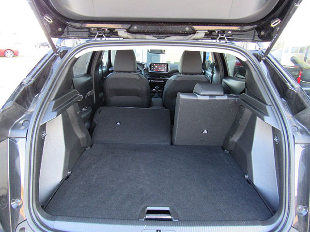 Peugeot 2008 Allure Pack Multimedia 180-Kamera Klimaauto