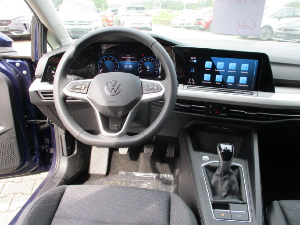 Volkswagen Golf VIII Variant 1.5 TSI Life Navi LED+ Kamera