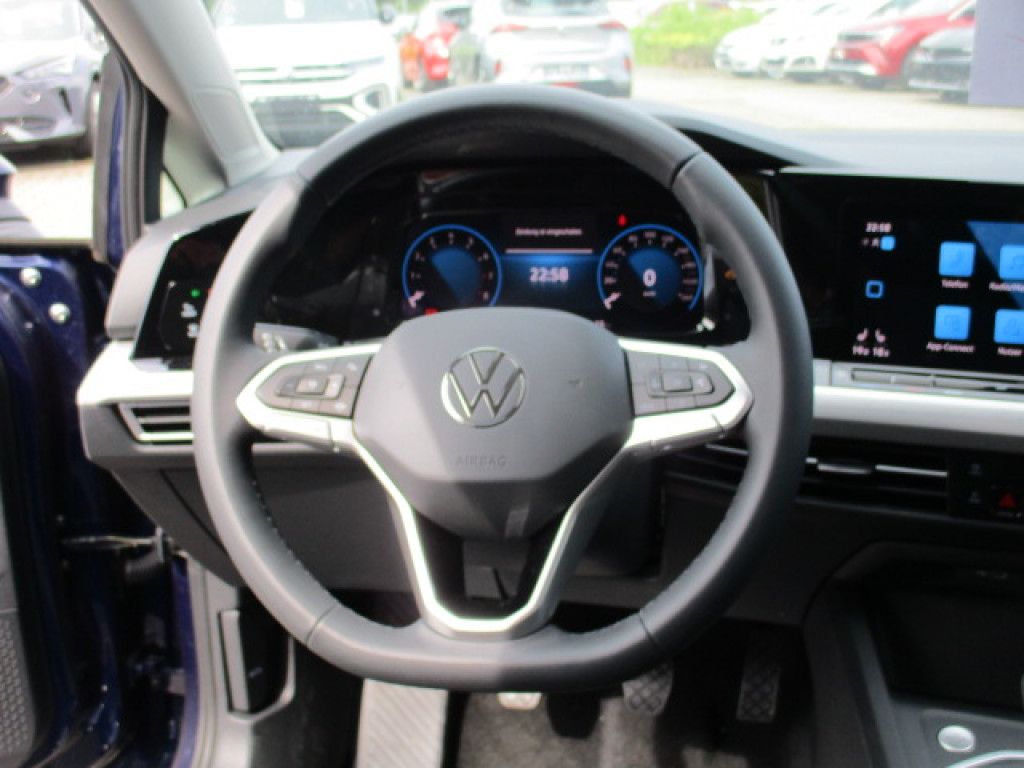 Volkswagen Golf VIII Variant 1.5 TSI Life Navi LED+ Kamera