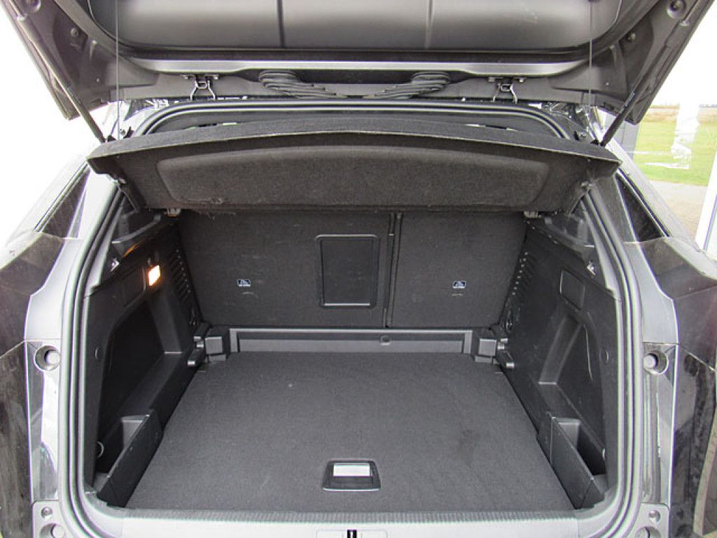 Peugeot 3008 Allure Pack AT8 FullLED NAVI R-Kamera Sitzh