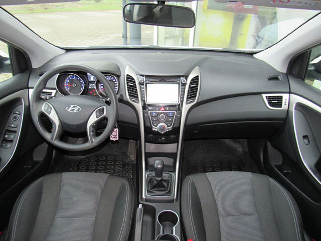 Hyundai i30 1.4 blue Trend NAVI R-Kamera PDC