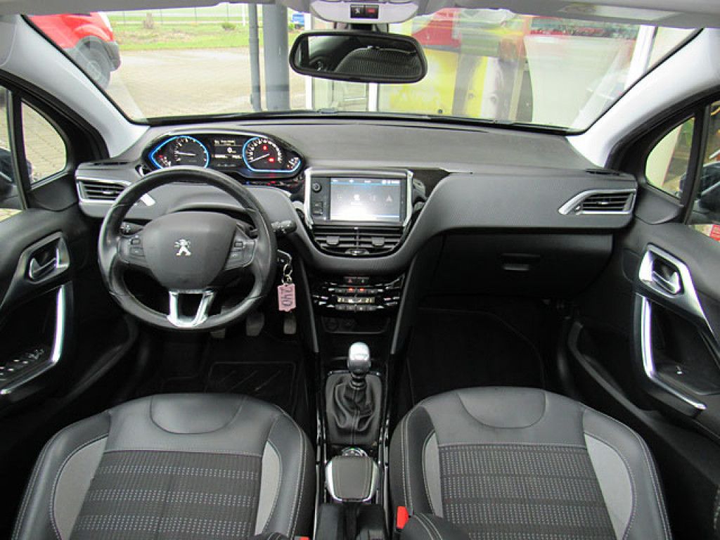 Peugeot 2008 1.2 Allure Multimedia R-Kamera PDC