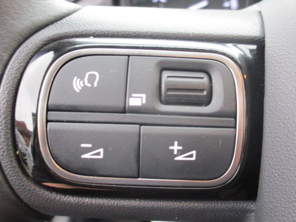 Citroën C3 PureTech 83 Shine Navi MirrorLink PDC Klimaau