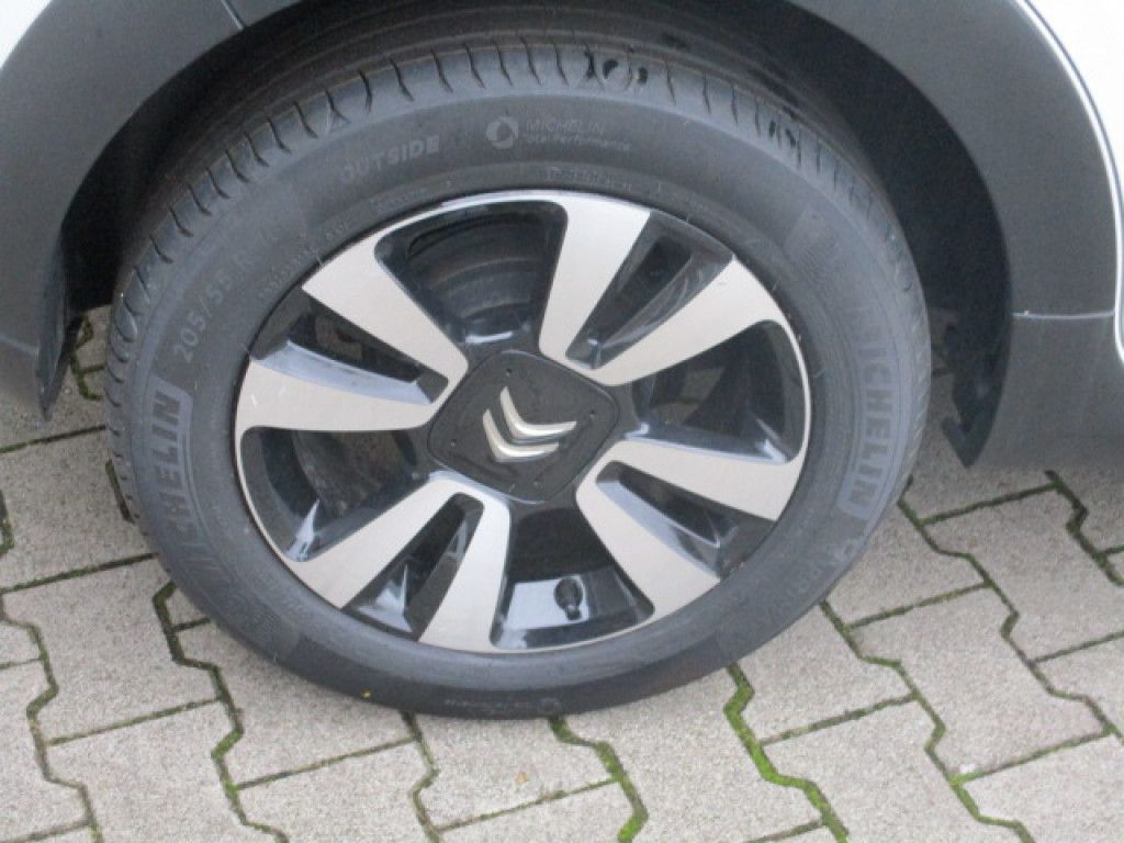 Citroën C3 PureTech 83 Shine Navi MirrorLink PDC Klimaau