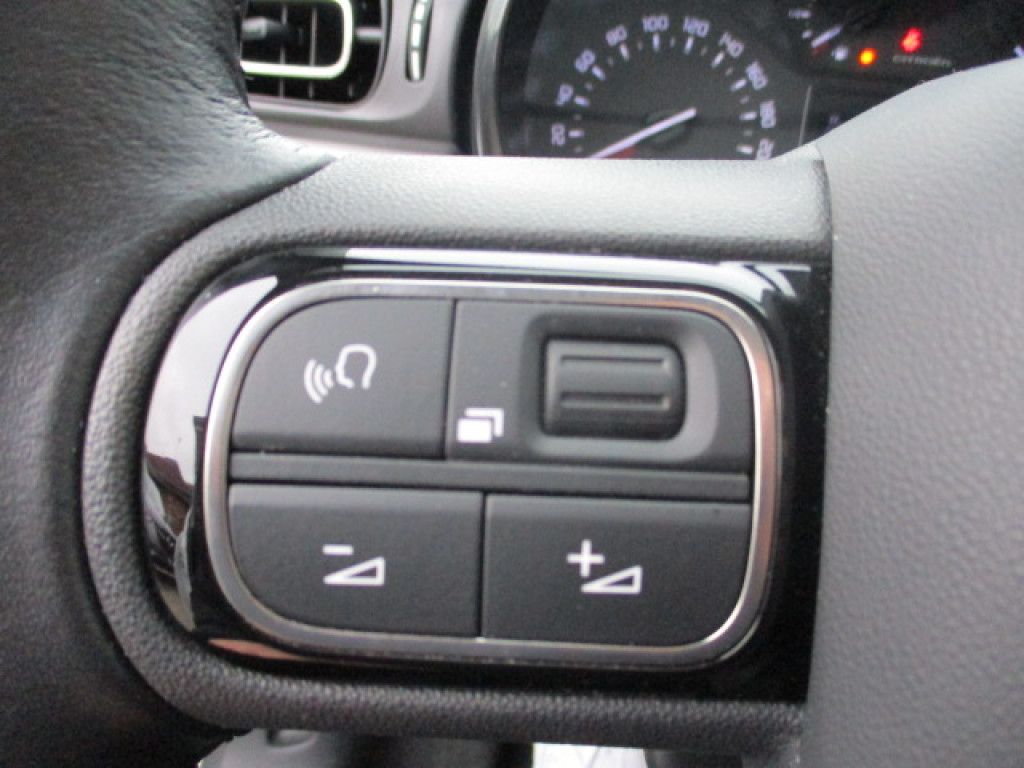 Citroën C3 PureTech 83 Shine Navi MirrorLink PDC Klimaau