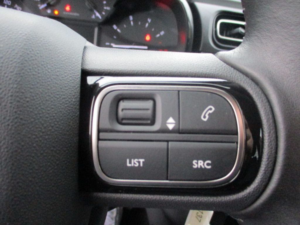 Citroën C3 PureTech 83 Shine Navi MirrorLink PDC Klimaau