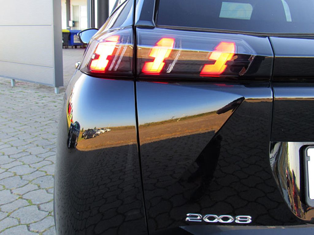 Peugeot 2008 Allure Pack Multimedia 180-Kamera Klimaauto