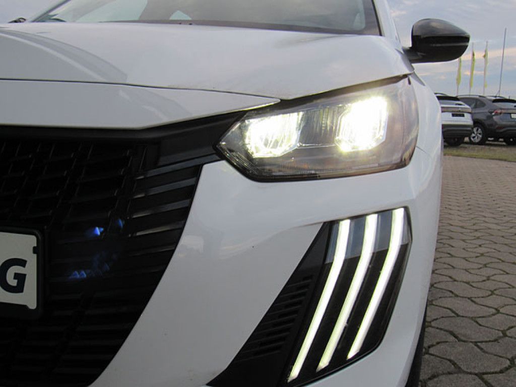 Peugeot 208 1.2 PureTech Active Facelift LED Navi Multim