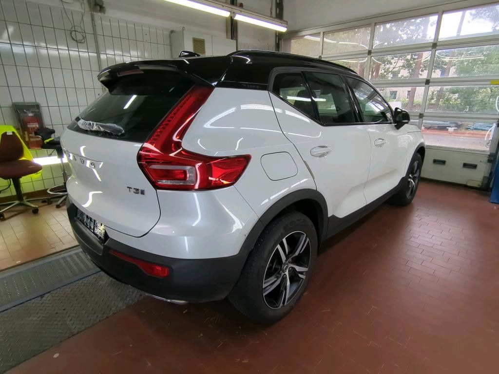 Volvo XC40 T5 Recharge R Design PHEV 2WD LED Navi Pano