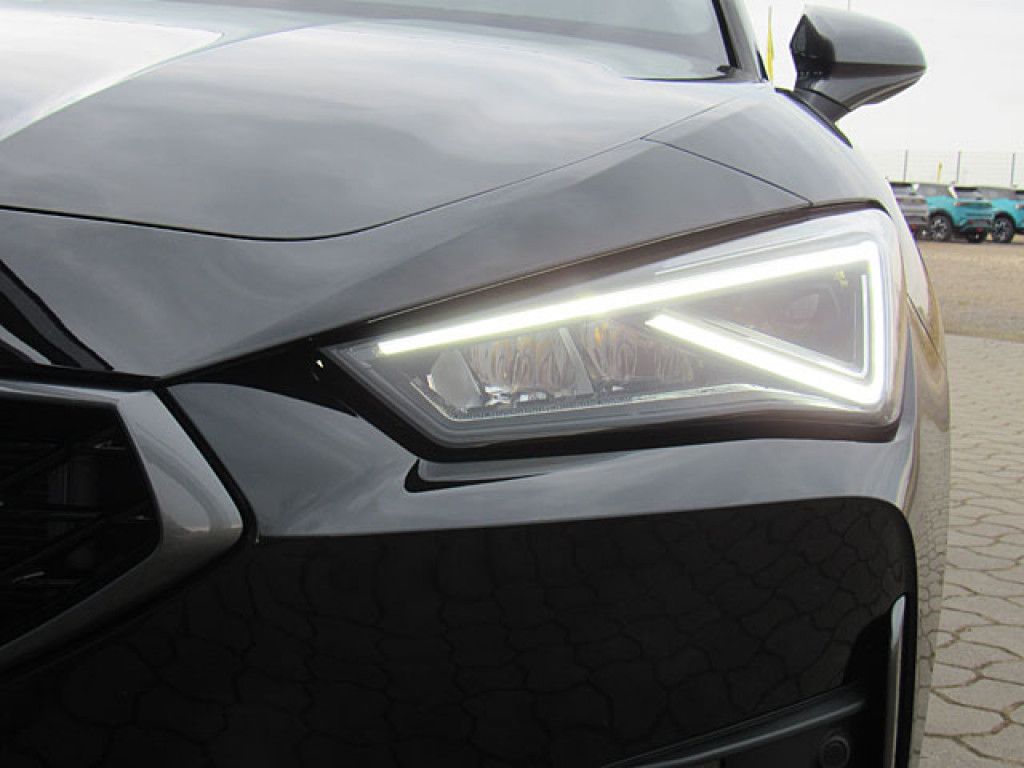 Cupra Leon ST 1.5 eTSI DSG LED Navi PanoDach Beats ACC