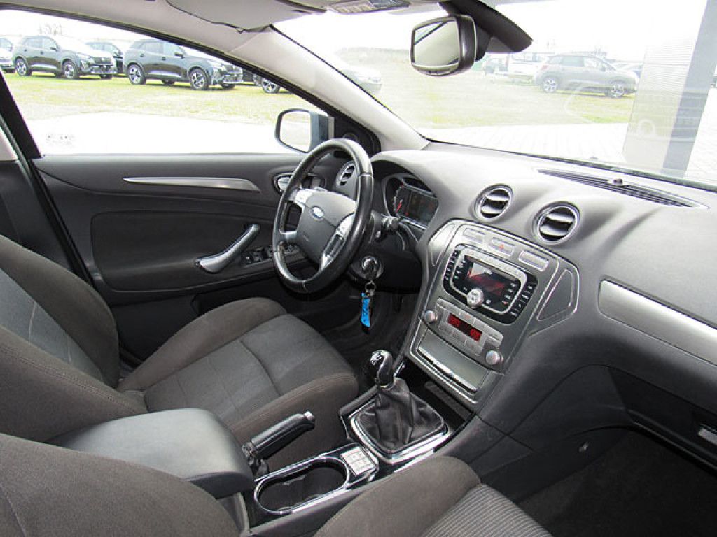 Ford Mondeo 2.0 Turnier Titanium Sitzhzg PDC Frontsch